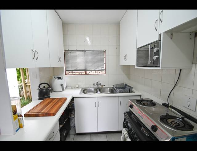 1 BEDROOM SIMPLEX FOR SALE IN THE WOLDS